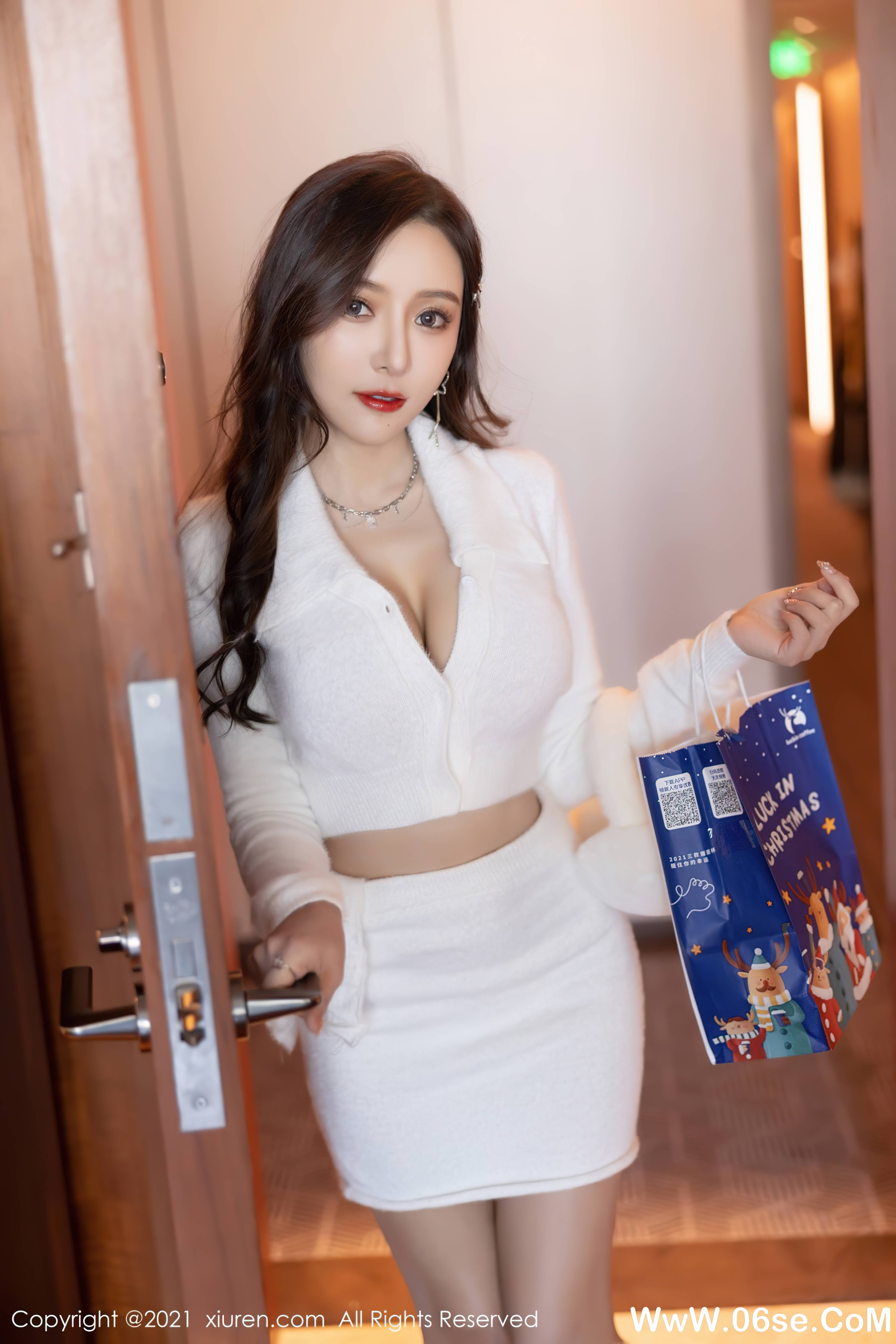 图片[3]-[XIUREN秀人网] 2021.12.20 NO.4359 王馨瑶[81+1P811M]-六色网