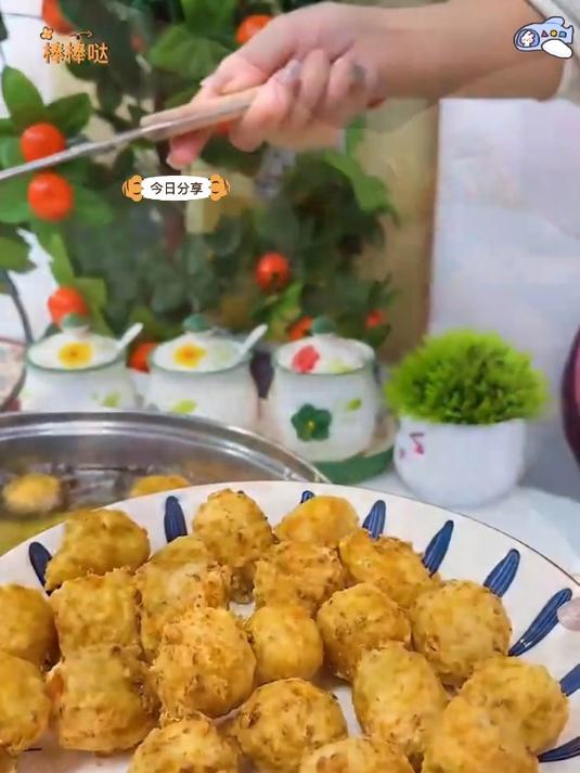 不锈钢肉丸按压器,用它做肉丸素菜丸鱼丸真的是太方便了!