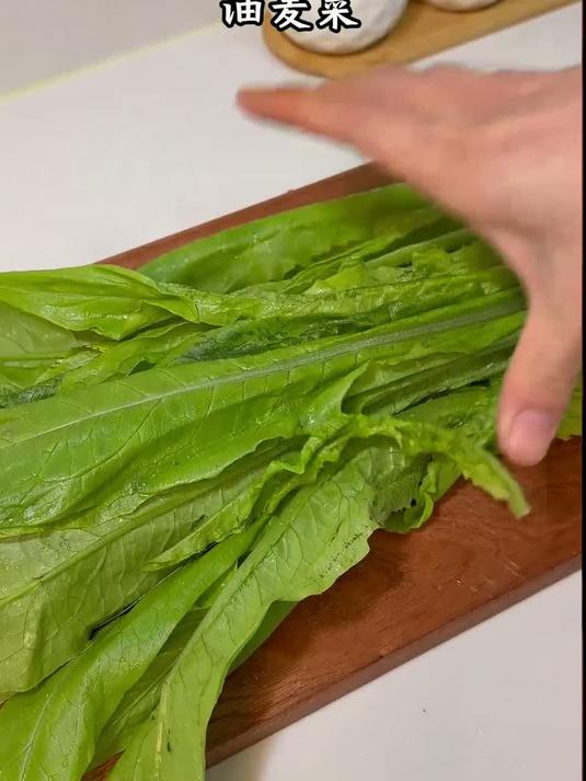 超级简单，好吃 零失败豆豉鲮鱼油麦菜 美食教程家常菜