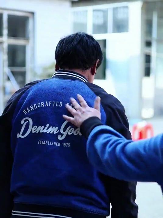 做个弄烧饼的炉子。农村生活 乡村生活