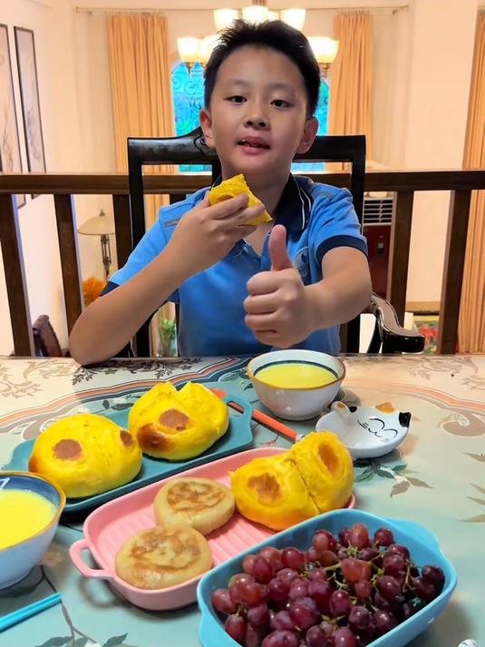 学会这个方法在家实现玉米汁自由,搭配笑口常开馒!