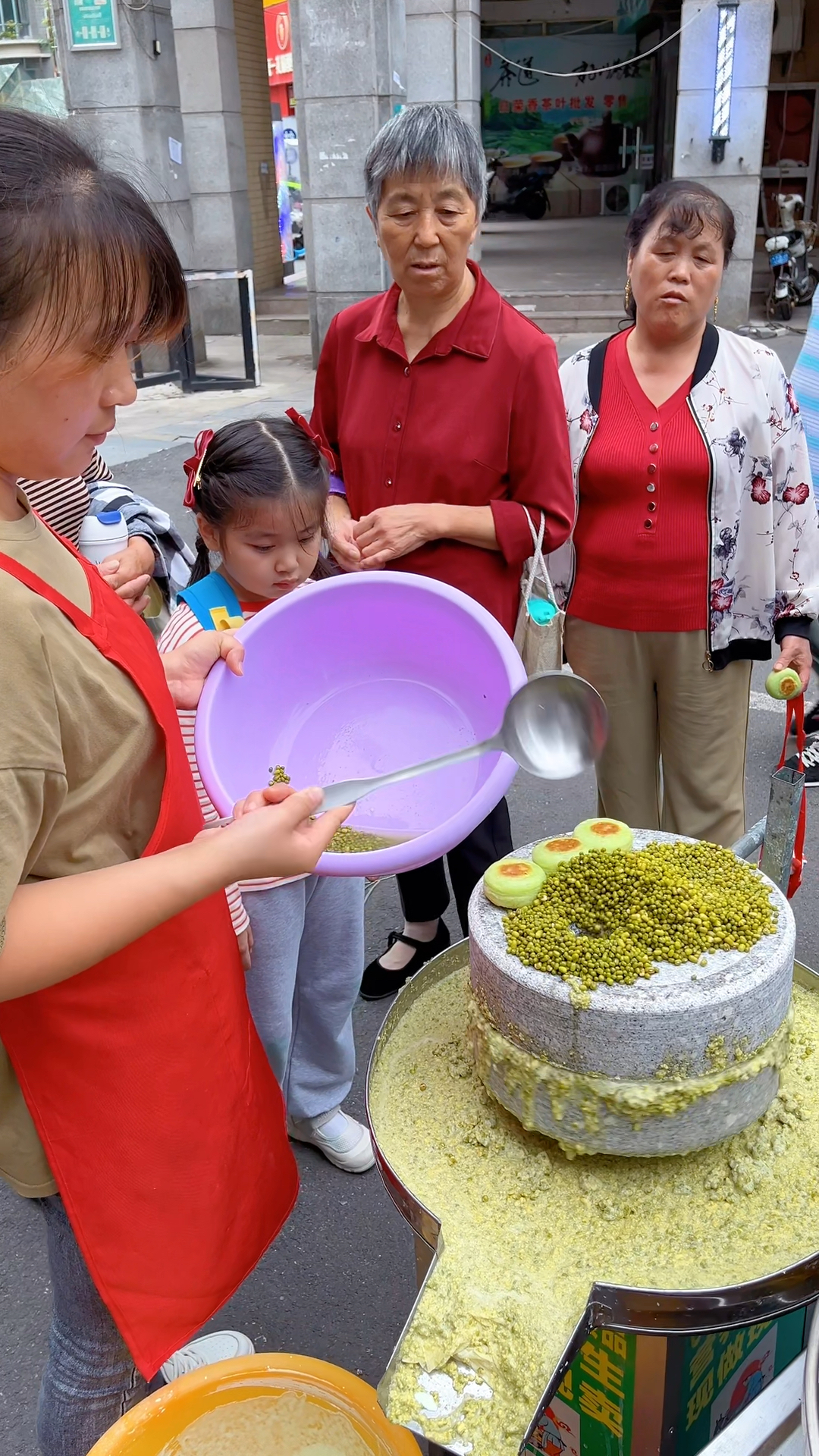 石磨绿豆饼怎么做,今天我就来教会大家
