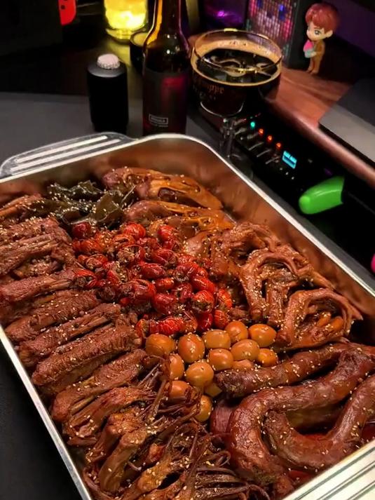 简单吃点鸭货，今晚在家实现周黑鸭自由！