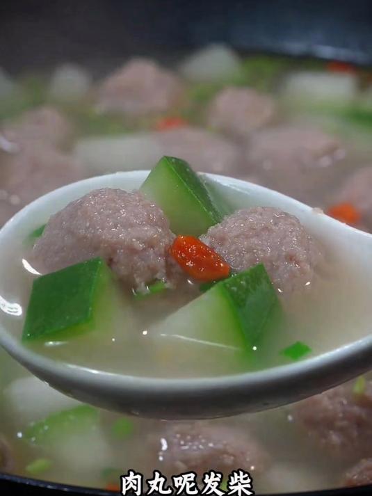 夏天多给孩子做这个冬瓜肉丸