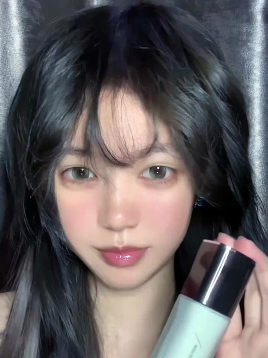 小猫喜欢谁就粘着谁你也是吗