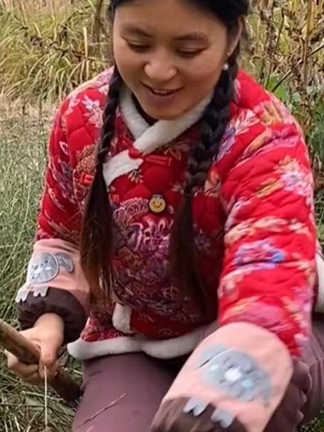 #年味的声音#贵州特产,野葱炒血豆腐,记忆里的家乡味道