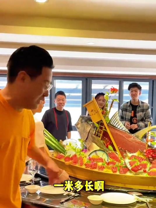 暂时停止探店的大LOGO到底有多会享受?