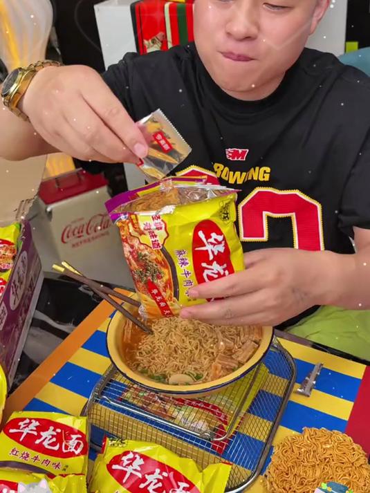 「情怀炸了」8090集体回忆杀！吃它像握住了小时候的五毛钱快乐！