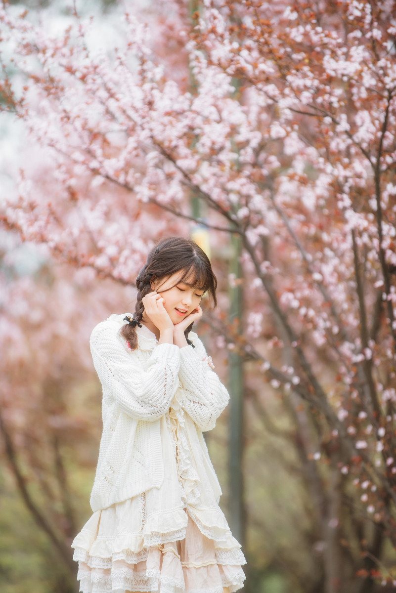 图片[2]-樱树花下女-六色网