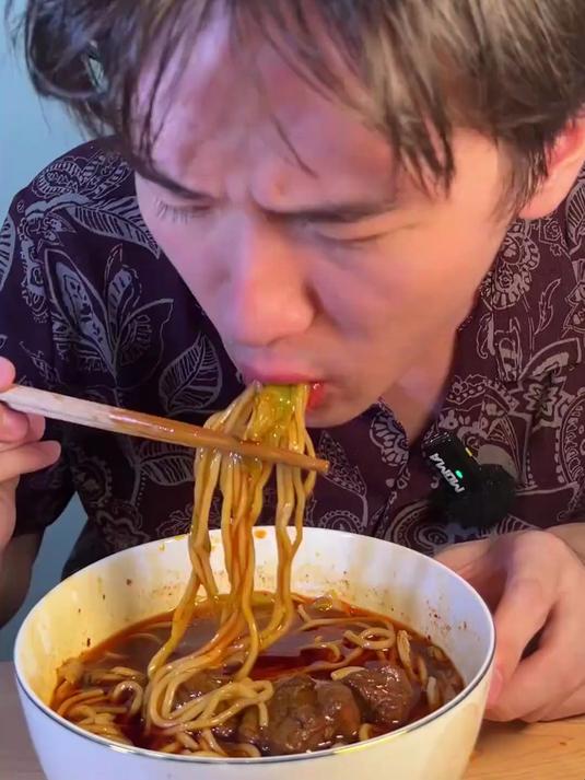 好多朋友心目中的重庆牛肉面天花板!