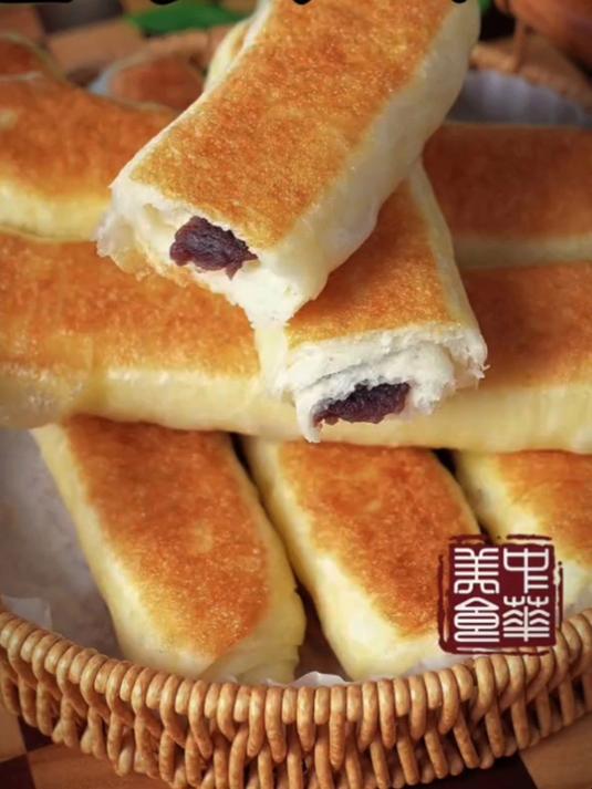 这是最近比较火的豆沙千层饼做法