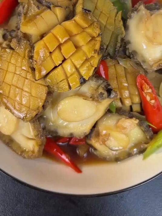 鲜冻鲍鱼肉,四个规格,去壳去牙去内脏,清洗的干干净净的