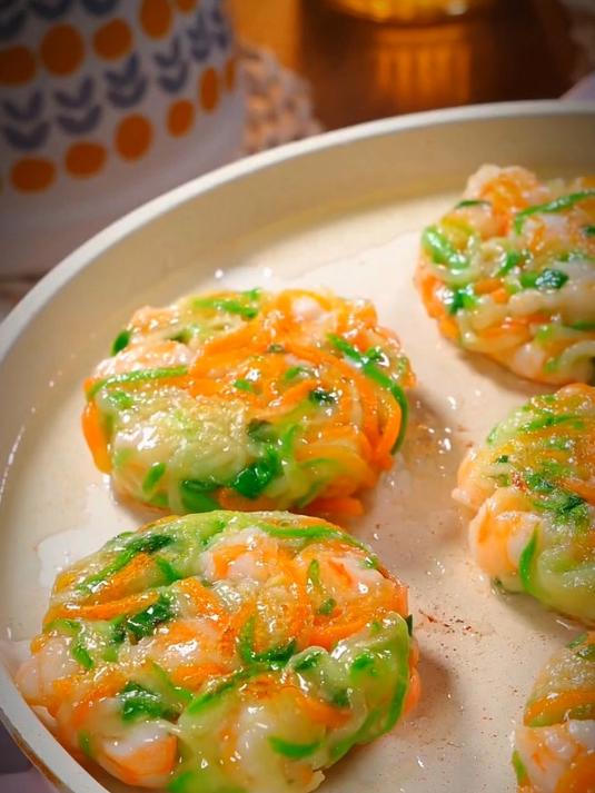 家里有孩子的可以多做这个虾仁饼