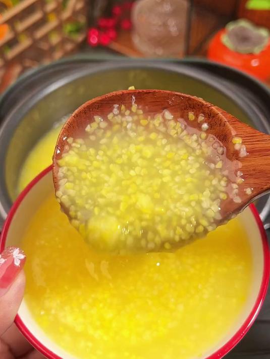吃过不少玉米大碴粥，熬出来是糯唧唧的