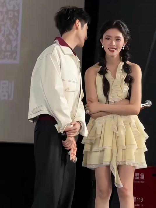 林允、罗云熙、杨仕泽、陈瑶水龙吟剧组立冬吃饺子了