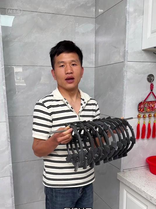 家里燃气灶放锅不稳的，可以试试这个防滑支架，适合各种大小锅具