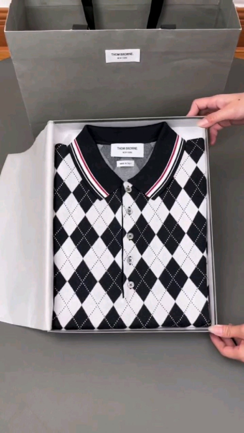 TB汤姆布朗polo针织衣实用性高,时髦百搭备受男士喜爱