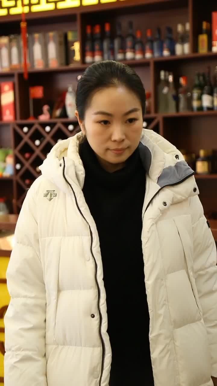 失忆了的婆婆给儿媳妇介绍自己的儿子,却忘记了儿子已经回不来了