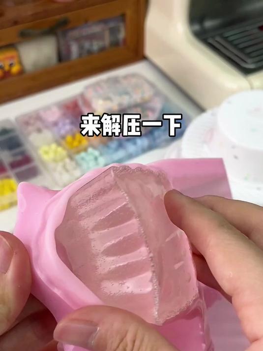 做个不能吃的奶油蛋糕,做手工太好玩啦