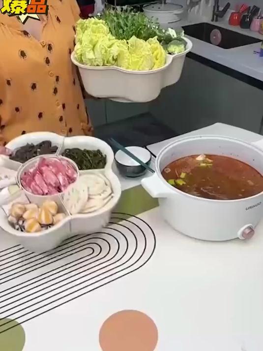 火锅食材杂乱没处放,多功能旋转分格盘,分类收纳让餐桌更清爽#火锅备菜盘##火锅##厨房收纳