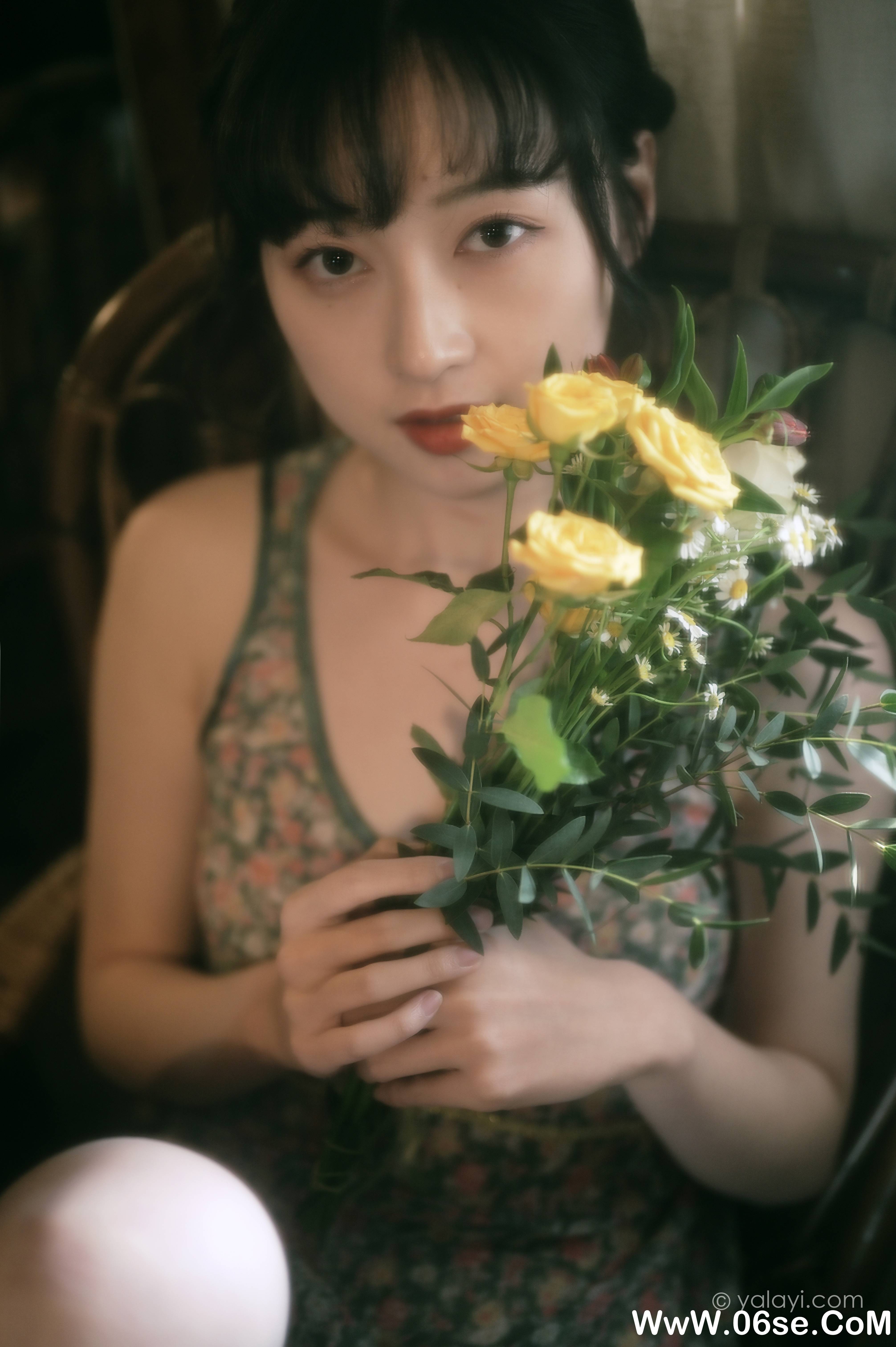 图片[18]-[YALAYI雅拉伊] 2021.03.03 NO.767 京京《拥抱着你送的花》[34P+1P525M]-六色网