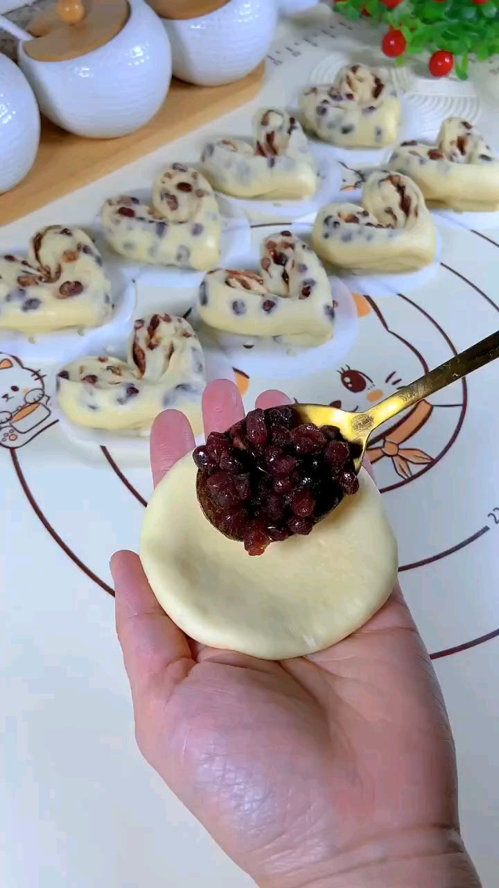 蜜豆面包做法,简单美味