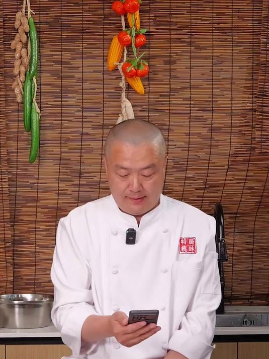 四年狂卖15亿,谢霆锋出品到底咋样,咱们试试!