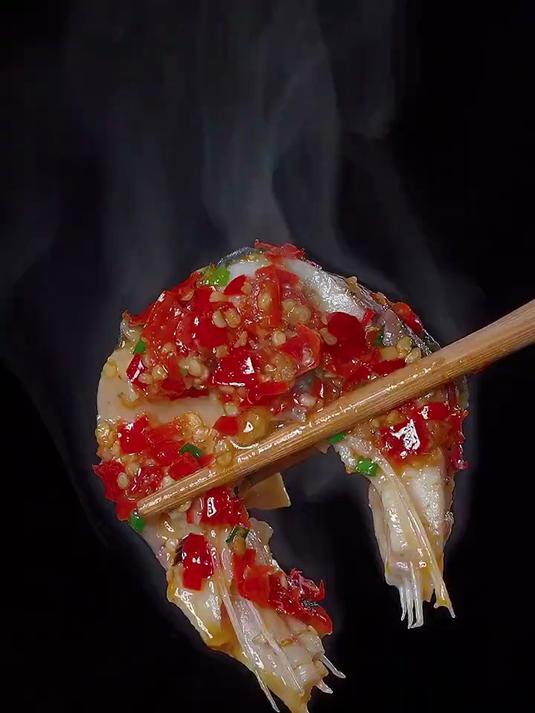 吃一次就爱上的剁椒蒸鱼