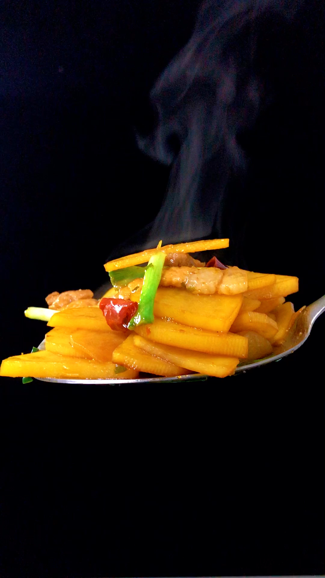 五花肉炒土豆片,非常下饭!