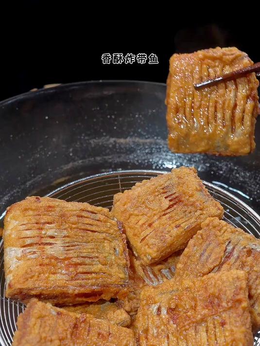 香酥炸带鱼,河南过年传统炸年货必备,外酥里嫩,做法简单,离过年越来越近了#炸带鱼 #河南特