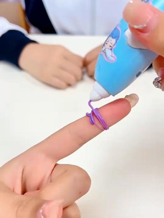 儿童画画 3D 笔 哪吒三丽鸥立体涂鸦礼
