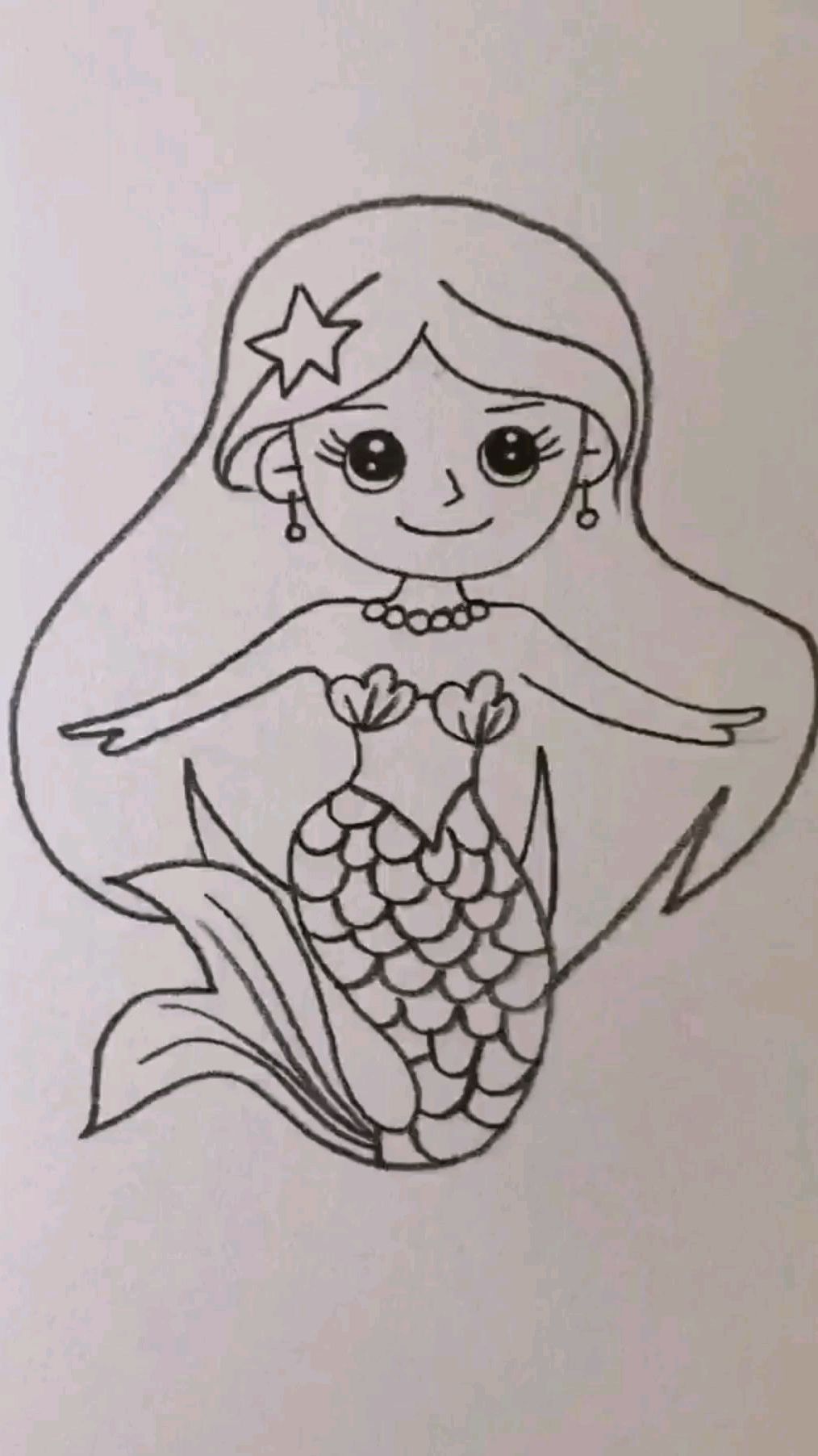 彩色铅笔画:画一位美人鱼