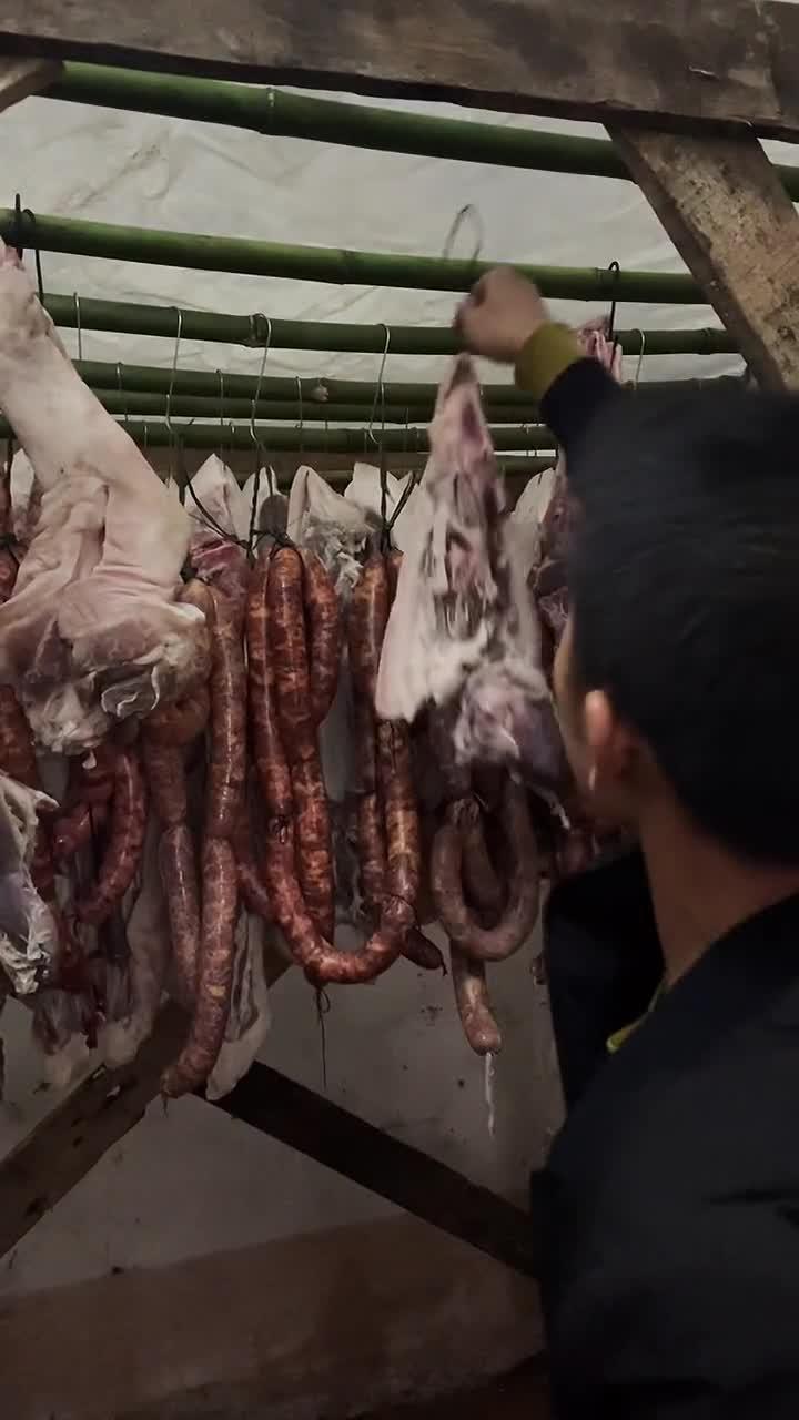 今天准备在家熏腊肉,突然老丈人找我有事