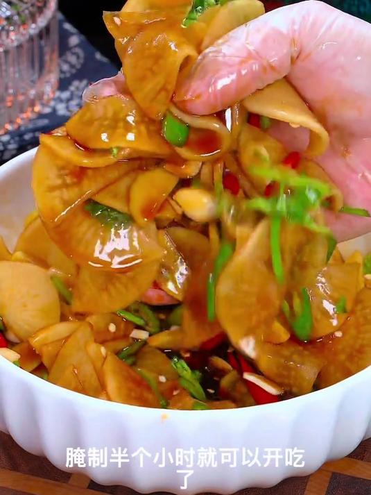 今天这个家常腌萝卜,您可一定要学会