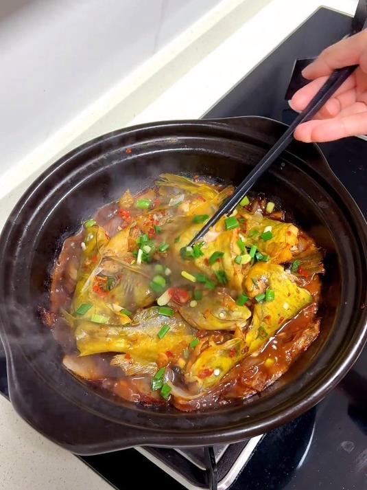 厨房小白都会能做的辣酱焖鱼,香辣入味,鲜嫩好吃又简单
