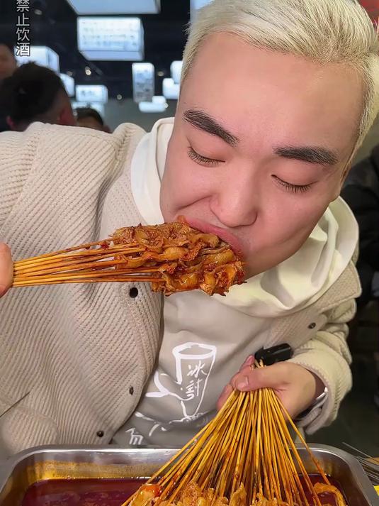 盘西安一元一串烤肉，炫五百串烤肉竟然遇到……