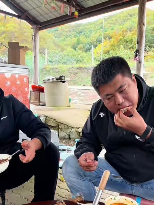 老二这是真急眼了 牛尾汤配上自制朝鲜族牛肉酱