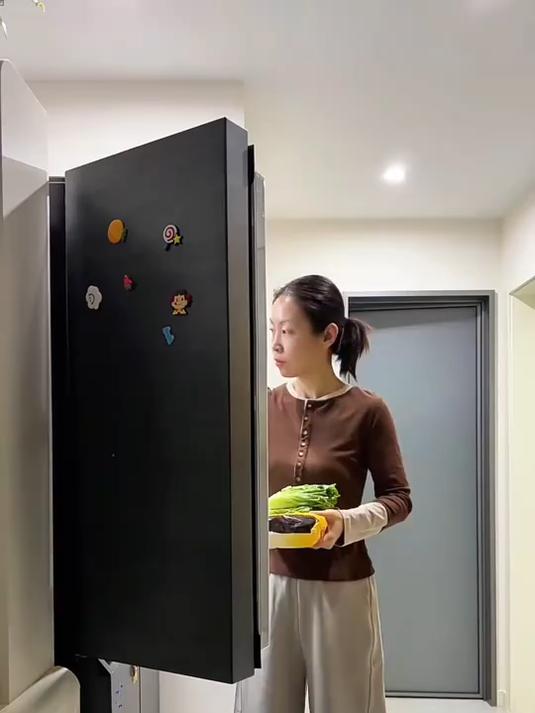 家有高中生早上6点吃饭，虎扒包夹鸡蛋夹肉夹菜孩子们都喜欢