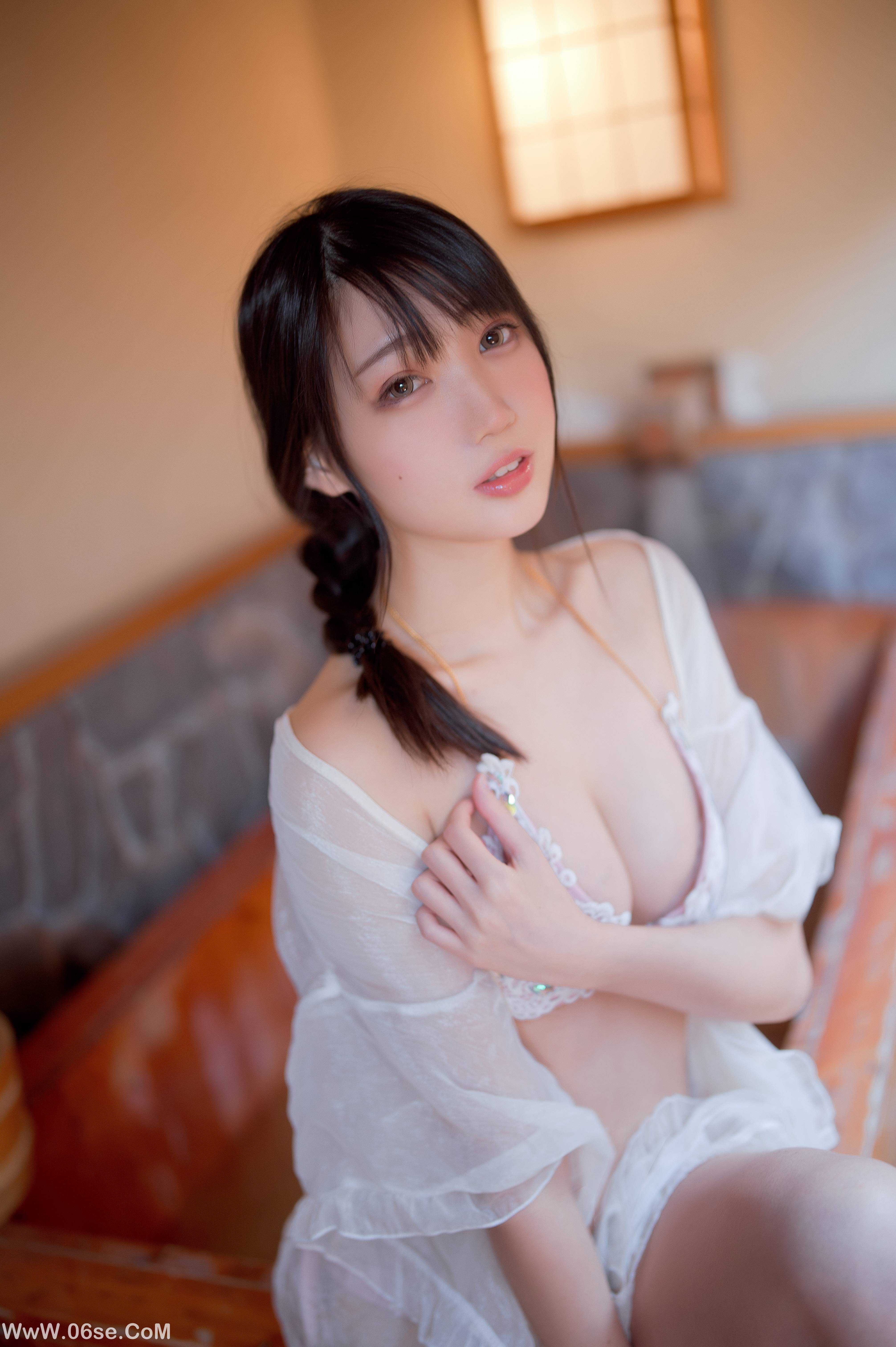 周叽是可爱兔兔 NO.010 温泉女友[28P352M]-六色网