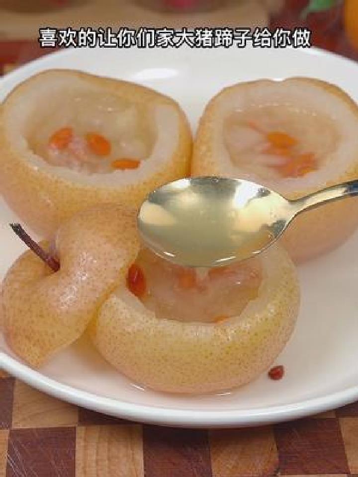 别在外面买饮料喝了,试试我这个冰糖炖雪梨吧