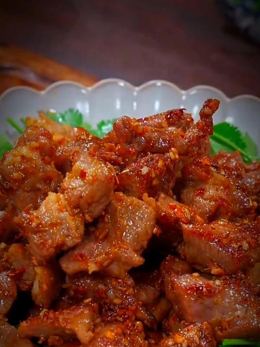 今天给大家分享一个孜然羊肉做法