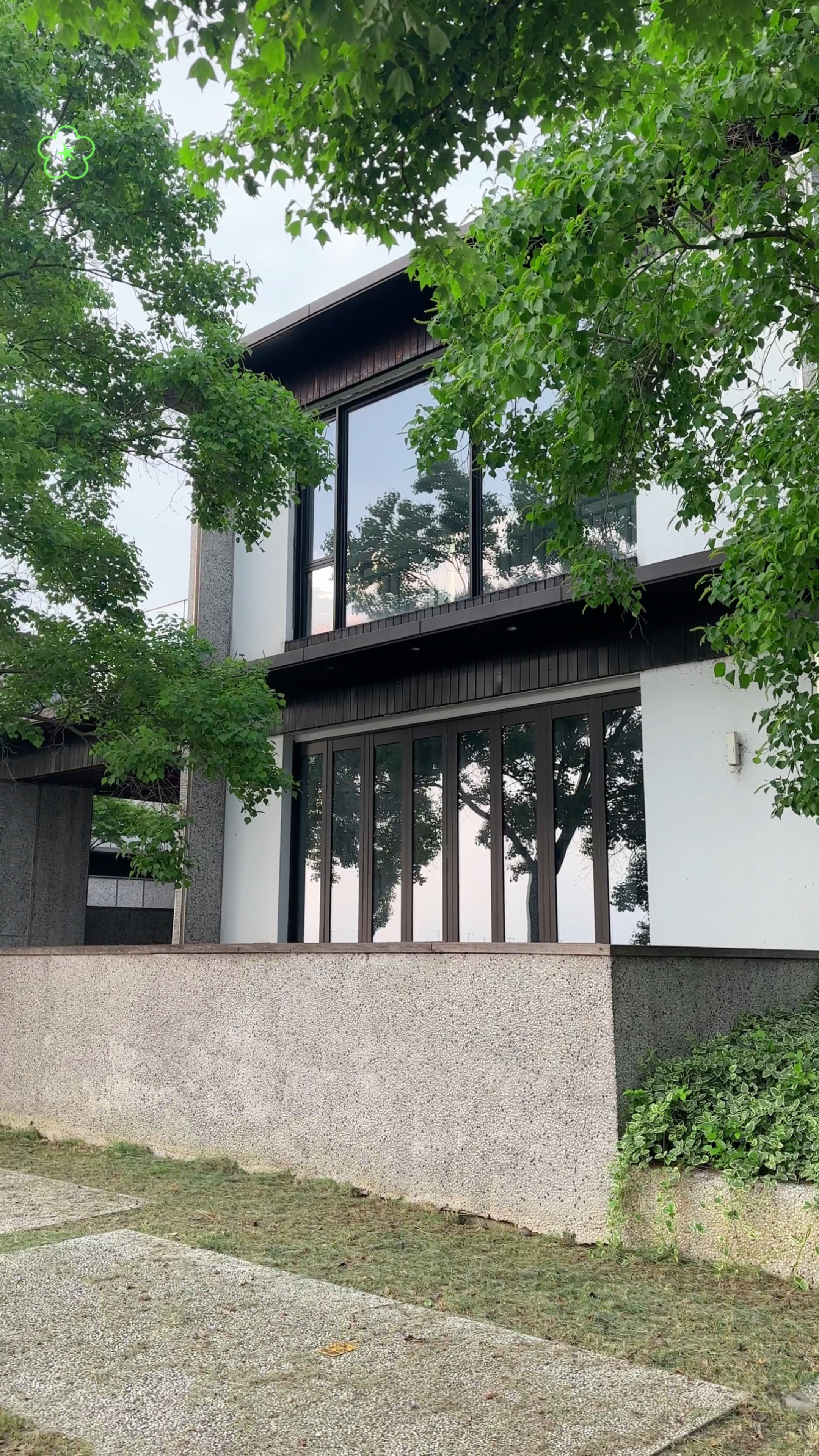 海派建筑风格一线湖景别墅