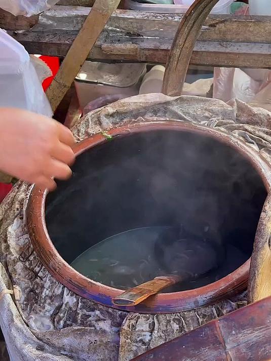 南濮阳早餐白胡辣汤,2元一碗,没有那么辛辣,手洗面筋挺劲道