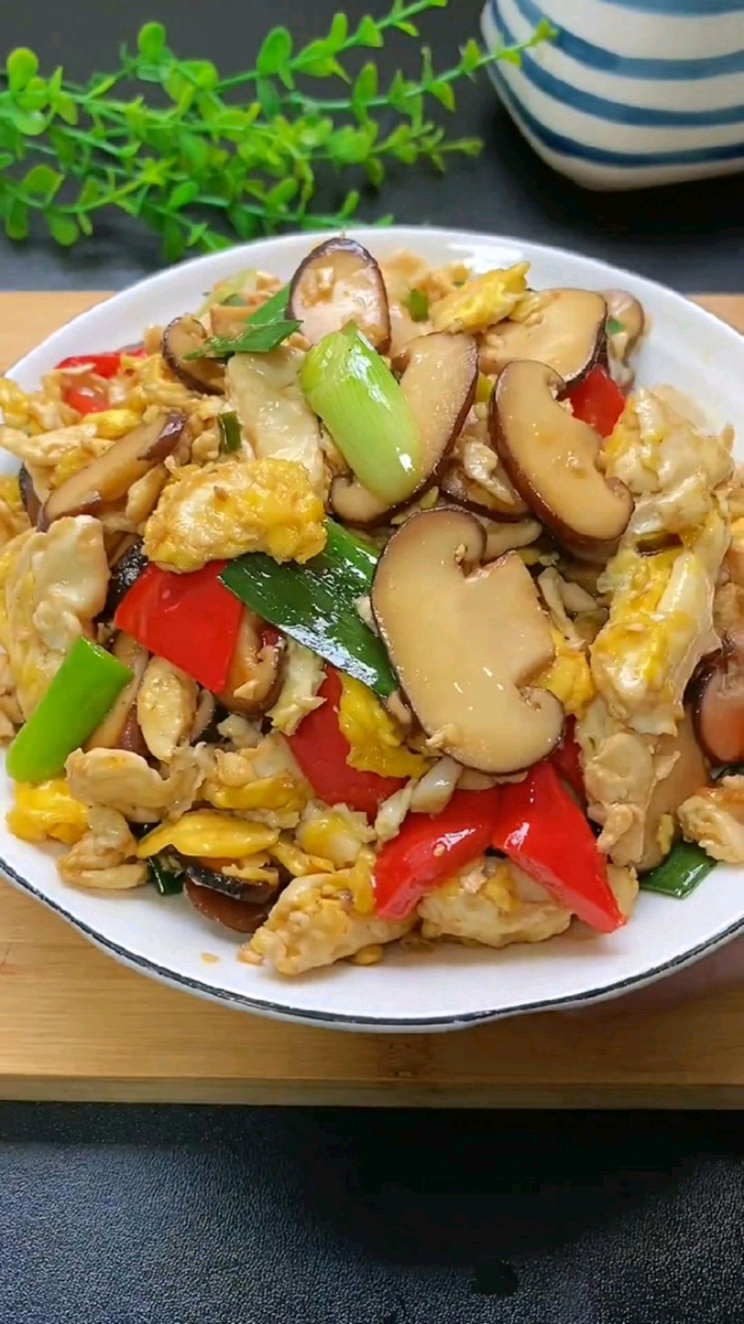 香菇炒鸡蛋的家常做法,香菇炒鸡蛋的功效?