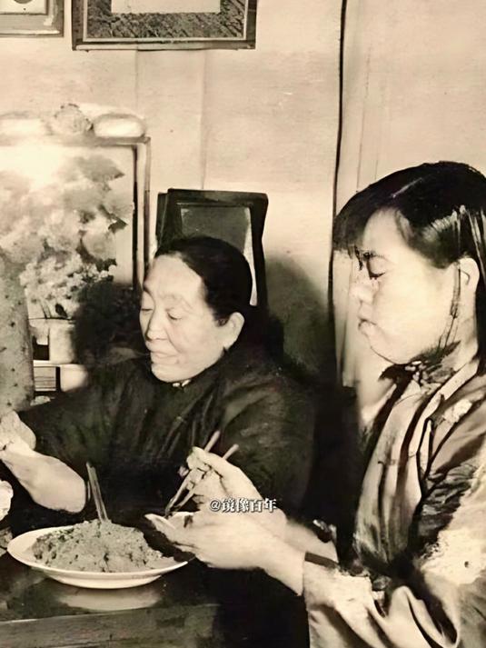 #优质视频激励计划#1940年除夕，满族包饺子规矩多：必须横平竖直摆放整齐