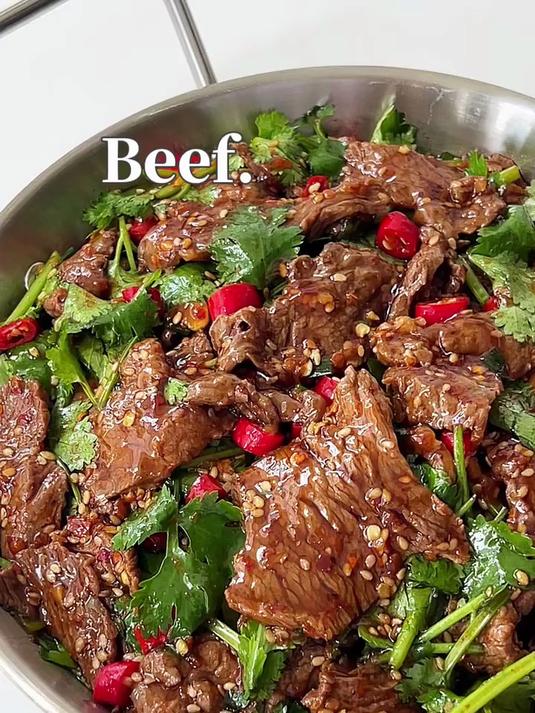 中式凉拌菜，每年夏天都要做，嫩滑清爽巨好吃，做法也很简单