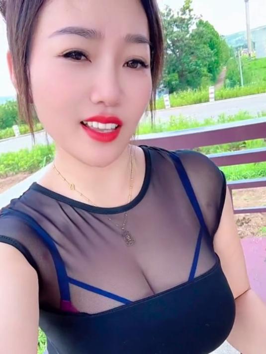 这才叫身材,听话的肉肉,脸上不长腰上不长,多么好看啊!
