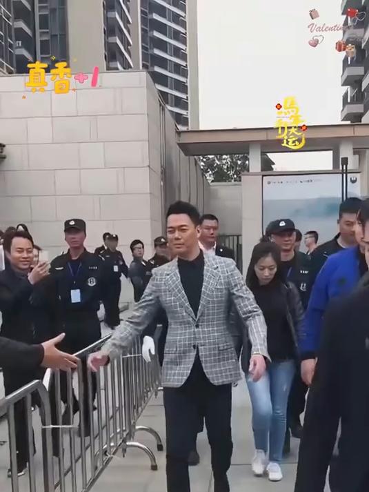 许华升把干红葡萄酒的价格打下来了