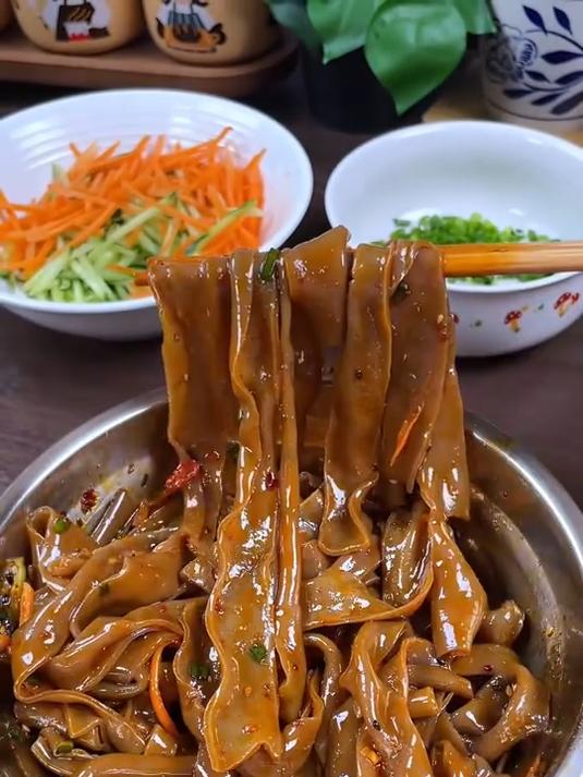 荞麦麻酱凉皮，减脂必备健康先卫