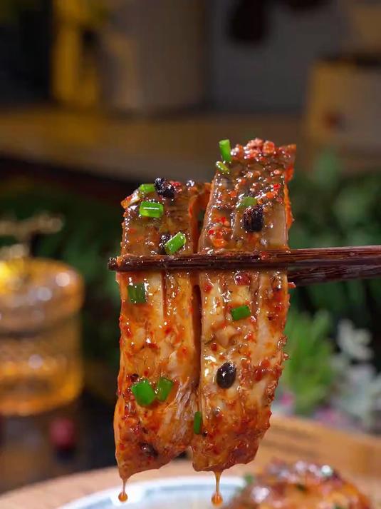 这样做的豆豉蒸草鱼，鱼肉鲜嫩